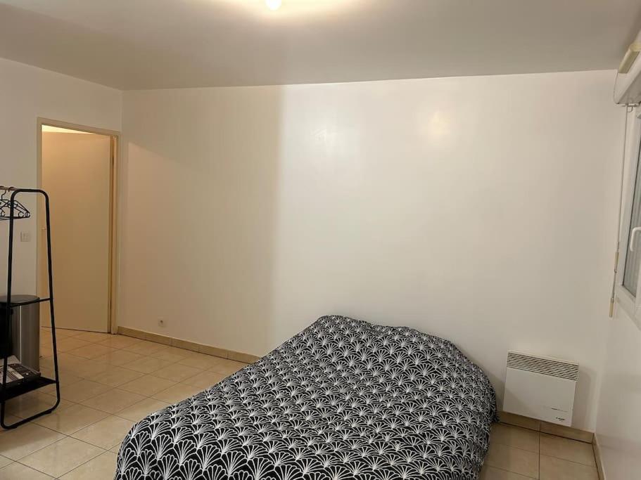 Studio A 2 Pas Du Metro Clichy Kültér fotó