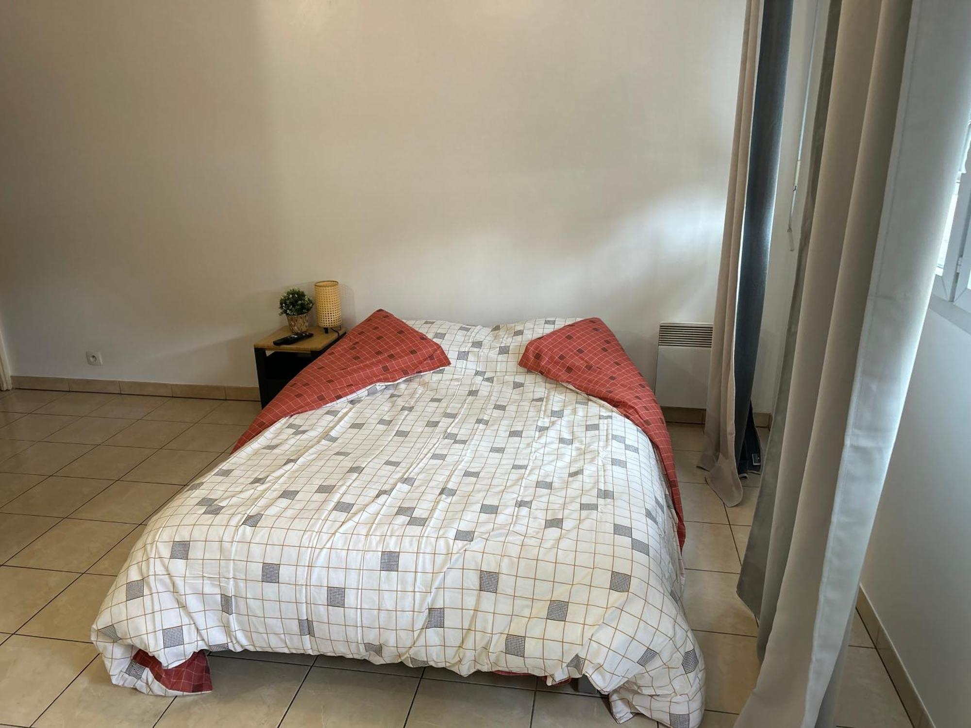 Studio A 2 Pas Du Metro Clichy Kültér fotó